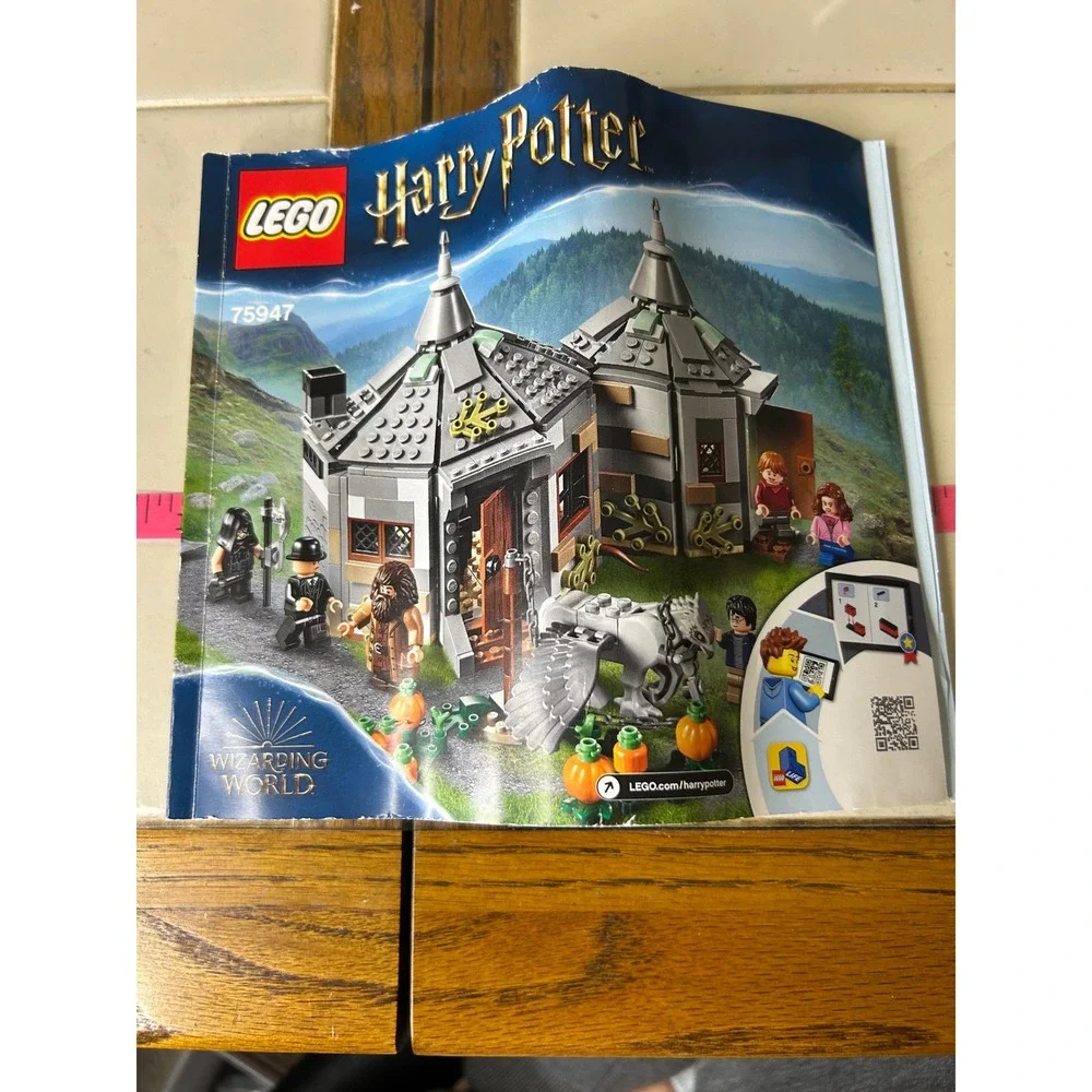 LEGO Harry Potter Hagrid's Hut 75947 Minifigures &‎ Instructions - Picture 2 of 12